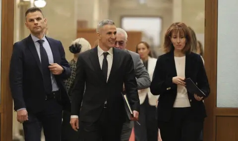 Гюров на срещата с ЦИК: Може да разчитате на пълно съдействие от служебния кабинет за провеждането на честни избори