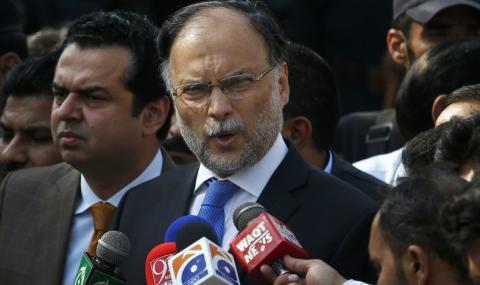 Пакистанският вътрешен министър оцеля при атентат - 1