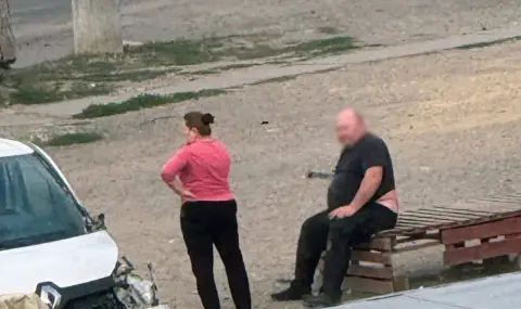Шокиращо видео показва как руски дрон преследва цивилен в Херсон. Украйна обяви, че това е "варварско военно престъпление" - 1