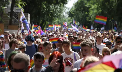 Гей парад ще се състои в Будапеща въпреки забраната на Орбан  - 1