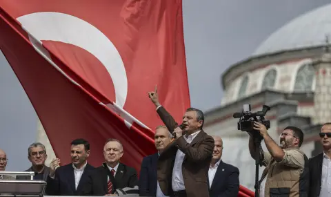 Опозицията в Турция обвини властите в „политическо отмъщение“ след задържането на кмета на Бурса - 1