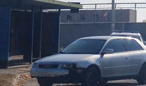 Полицията преследва кола с мигранти над час в Хасковско  - 1