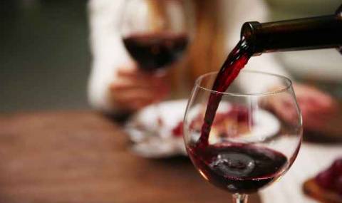 По-щастлива връзка с повече алкохол - 1