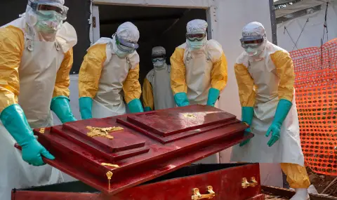 UN: Transporting bodies of Ebola victims poses risk of further spread of infection - 1