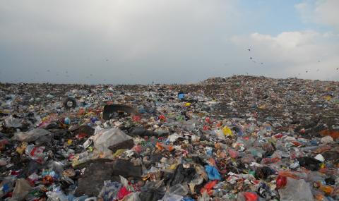 Опасни сметища тровят варненци - 1