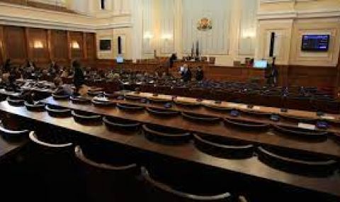  “Politico”: 6 партии влизат в новия български парламент - 1