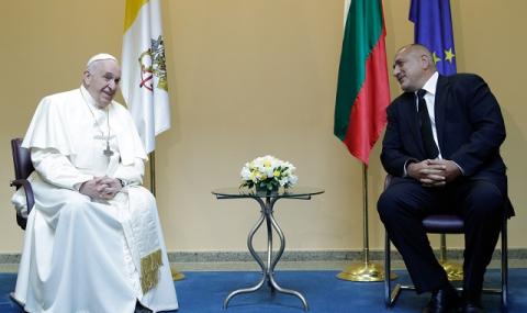 Премиерът изпрати папата за Скопие - 1