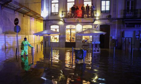 Проливни дъждове наводниха Лисабон - 1
