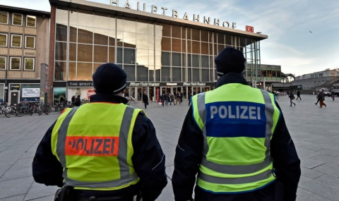 Германската полиция разследва 1000 случая на сексуални нападения - 1