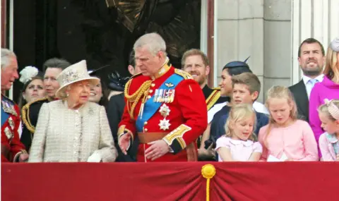 Нов удар по Андрю - развратният брат на Чарлз Трети вече няма да ходи на лов - 1