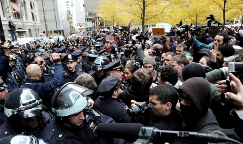 В Ню Йорк арестуваха 300 &quot;окупатори&quot; - 1