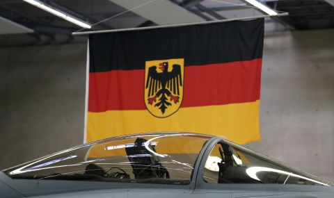 Черно-червено-златно: какво символизират цветовете на германското знаме - 1