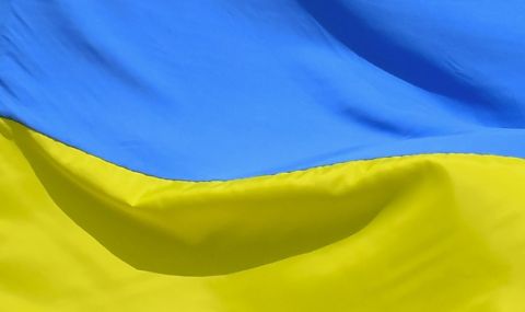 Тодев обясни защо е със знамето на Украйна на почетната стълбичка - 1