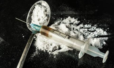 Хванаха 52-годишен с половин килограм хероин - 1