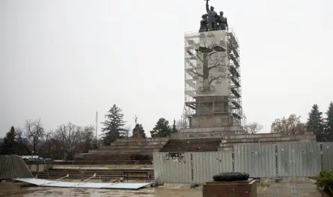 Областната управа на София заговори за "спешен демонтаж" на паметника на Съветската армия - 1