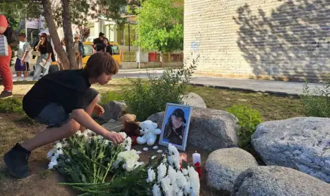 Стотици излязоха на протестно бдение в Благоевград след смъртта на Ивана - 1