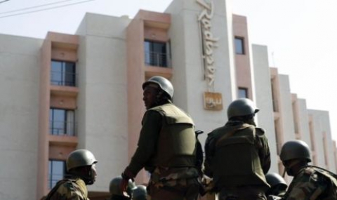 Властите в Мали преследват трима заподозрени за атаката в хотела - 1