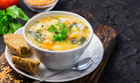 Рецепта на деня: Пролетна супа със застройка - 1