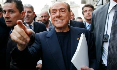 Берлускони пак се преби - 1