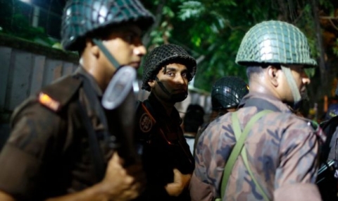 Престрелка, експлозии и заложническа драма в Бангладеш - 1
