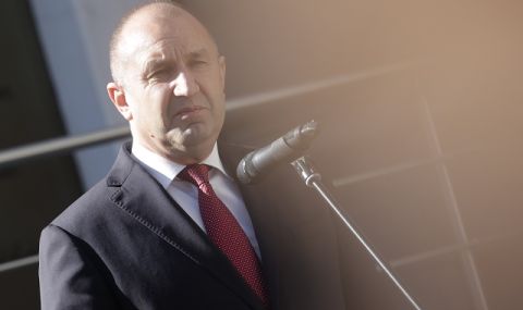 Президентът: За 150 г. България преживя много – възход, терор, триумфи и крушения, но почитта на българите към Левски остана свята - 1