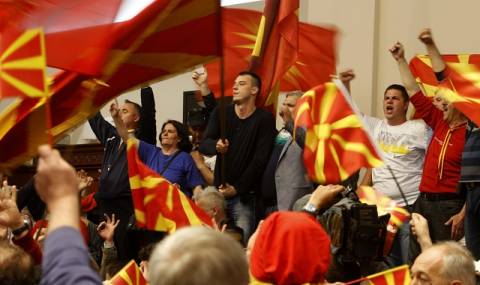 Кремъл: Спрете натиска върху Македония - 1