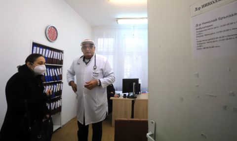 Обещаните от Борисов пари за личните лекари ги няма - 1