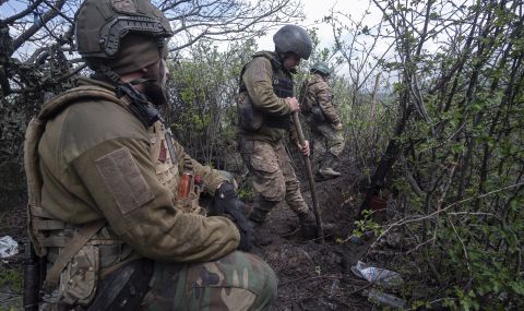 Украинските сили са се изтеглили от последните райони, които удържаха в центъра на Бахмут - 1