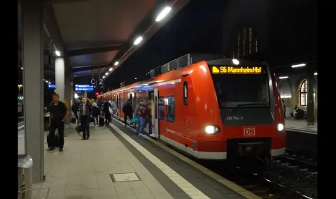 Два влака се удариха в Германия, ранените са четирима