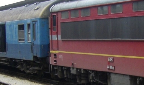 Влакът София - Бургас се удари в скала - 1