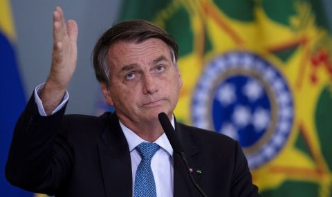 Как бразилският президент Болсонаро поведе битка срещу менструацията - 1