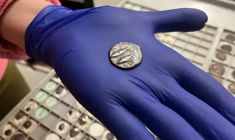 Англичанин си купил билет за обществения транспорт с финикийска монета на 2 хиляди години - 1