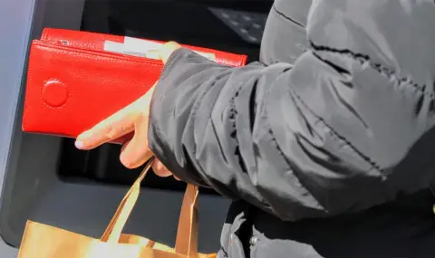 Кабинетът решава за Великденски бонуси и мерки за горивата