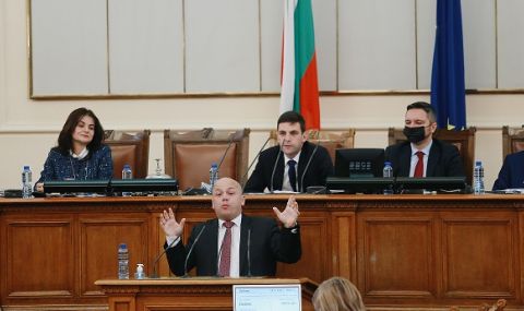 Александър Симов: СЕМ може да унищожи всеки с глоби, това е един паразитен орган  - 1