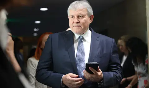 Румен Христов: Заминаването на Костадинов за парада в Москва е демонстрация - 1