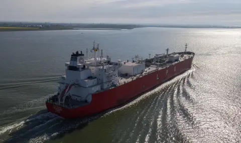 Естония блокира танкер от руския „сенчест флот“, но не предприема силови действия - 1