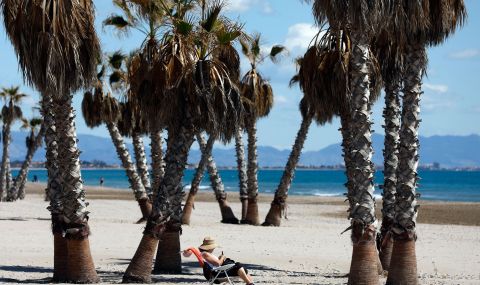 Испания посреща десетки милиони туристи - 1