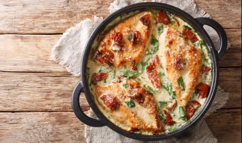 Рецепта на деня: Сочни пилешки гърди със спанак и сушени домати - 1