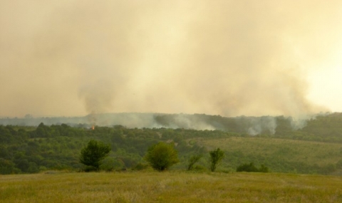 Военни помагаха за гасенето на пожар край ямболско село - 1