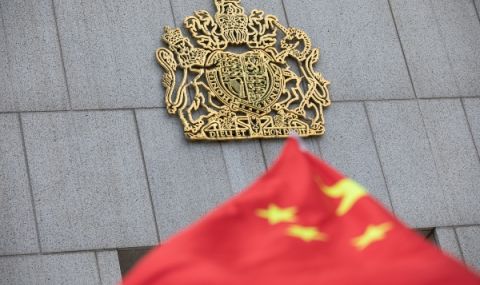 Китай покани четирима европейски външни министри - 1