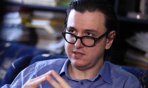 Политолог: Байдън е казал на Зеленски, че рискът от ядрена ескалация винаги стои пред света - 1