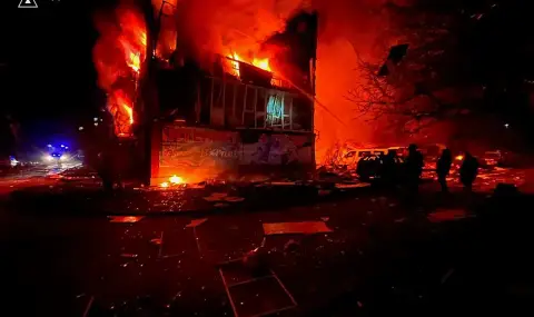Нощ под напрежение: Прегрупиране след руския пробив в Донбас, цивилните напуснаха превзетото градче Ню Йорк