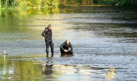 Водолази търсят пистолета от убийството в Пловдив