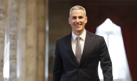 Служебният премиер обеща да избере министри без зависимости   - 1