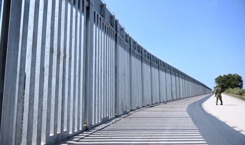 Извънредни мерки! Гърция вдига стоманена ограда по границата с Турция - 1