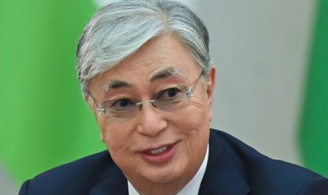 Президентът на Казахстан оглави и управляващата партия - 1