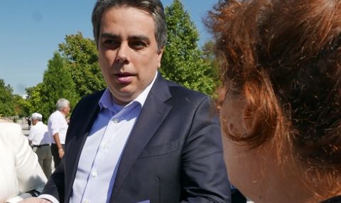 Асен Василев: Бюджетите, които ние направихме, показаха, че в България може да се прави социална политика - 1