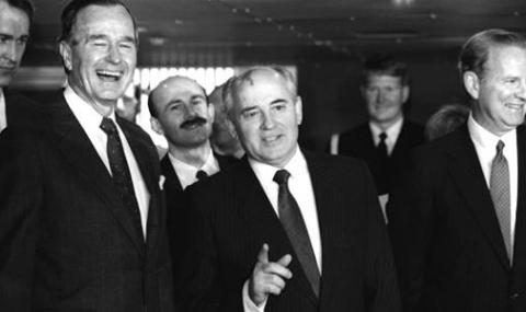 3 декември 1989 г. Горбачов и Буш слагат край на Студената война - Декември 2018 - 1
