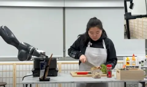 Домашният робот MOSAIC е способен да приготви вкусна вечеря (ВИДЕО) - 1