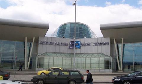 Бурята снощи отклонила полети от летище София за кацане в Букурещ - 1